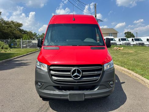 Used 2024 Mercedes-Benz Sprinter 2500 image 2