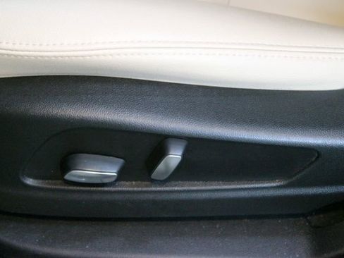 Used 2019 Cadillac XT5 FWD image 20