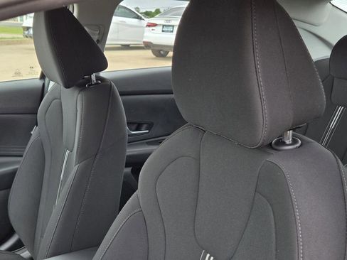 Used 2023 Hyundai Elantra SEL FWD image 17
