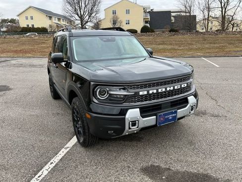 Used 2025 Ford Bronco Sport Badlands image 2