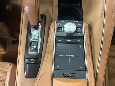 Used 2018 Lexus LC 500 Coupe w/ Sport Package RWD image 18