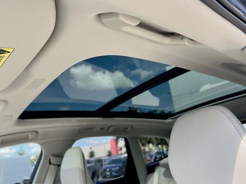 New 2026 Volvo XC60 B5 Ultra w/ Climate Package image 24