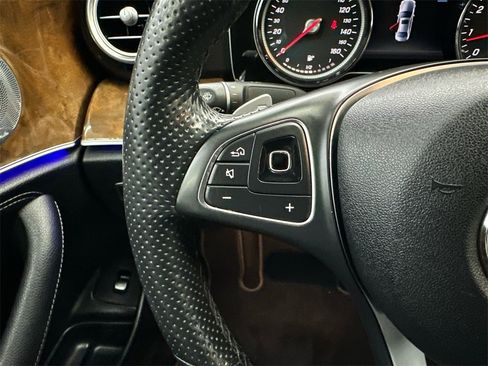 Used 2018 Mercedes-Benz E 300 4MATIC image 25