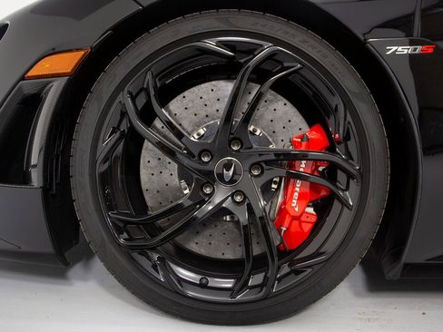 Used 2024 McLaren 750S Spider image 9