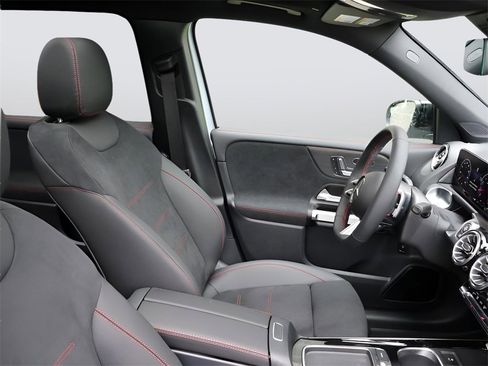 Certified 2025 Mercedes-Benz GLB 250 4MATIC image 10