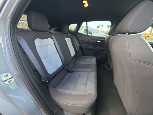 Used 2024 Chevrolet Trax RS FWD image 27