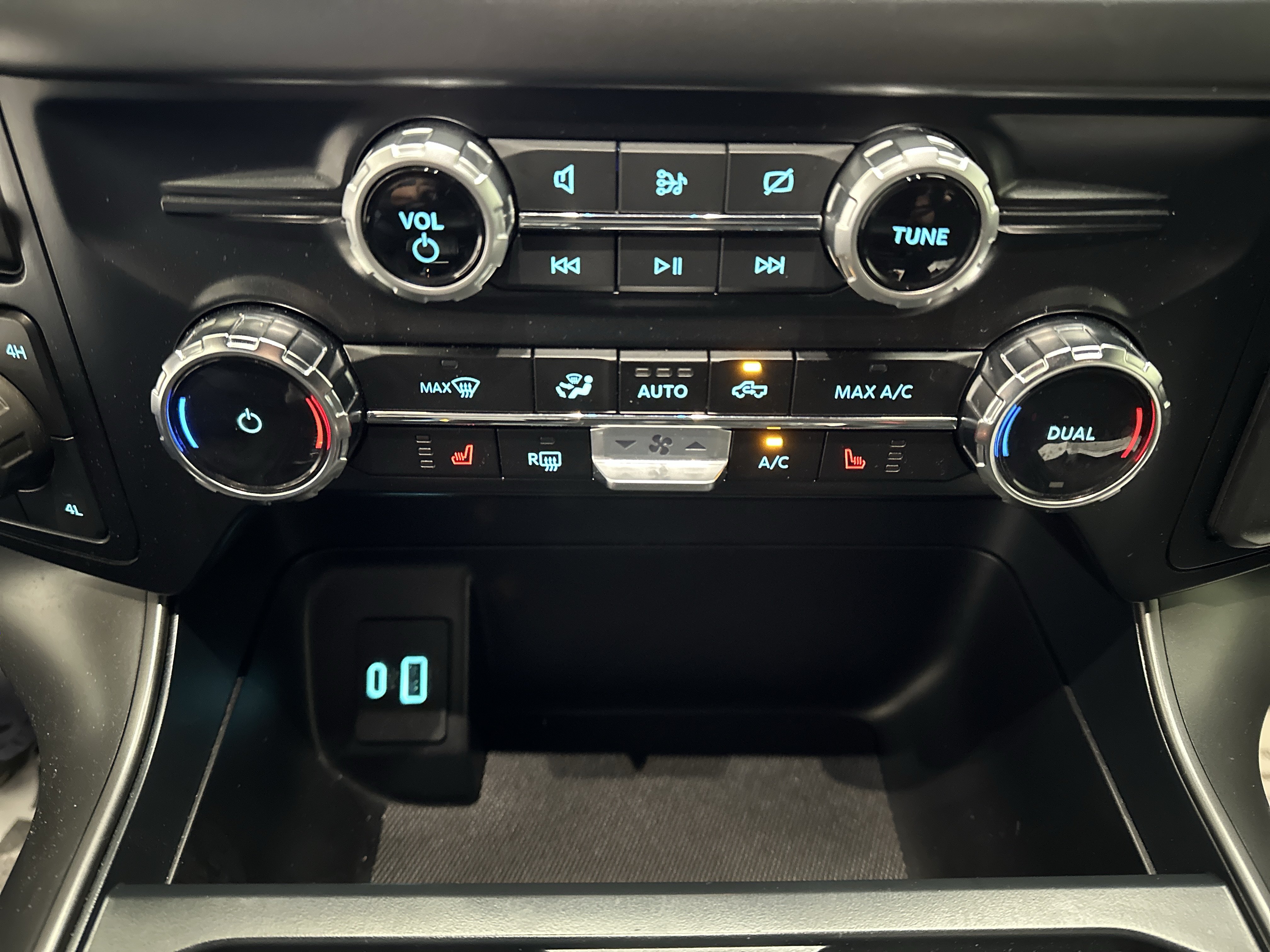 Used 2024 Ford F150 XLT w/ Equipment Group 302A MID AWD/4WD image 39