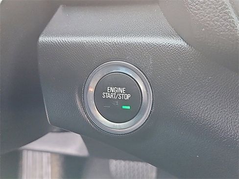 Used 2024 GMC Terrain SLT image 24