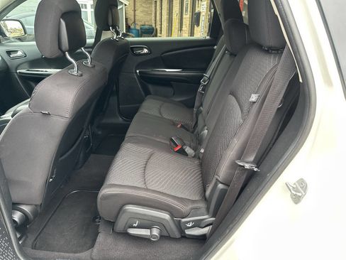 Used 2014 Dodge Journey SXT w/ Flexible Seating Group image 13
