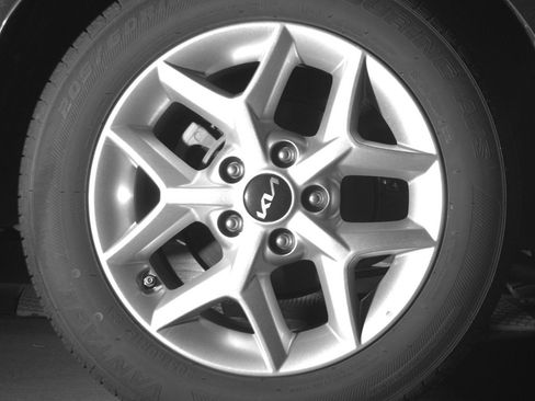 Used 2025 Kia Soul LX w/ LX Technology Package FWD image 21