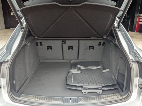 Used 2025 Porsche Macan image 24