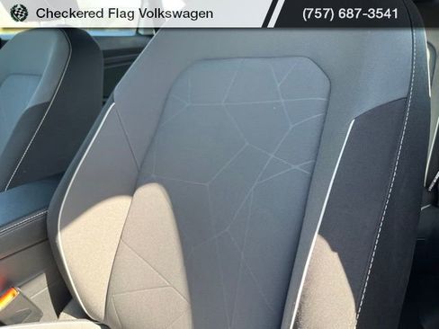 Used 2025 Volkswagen Jetta Sport image 20