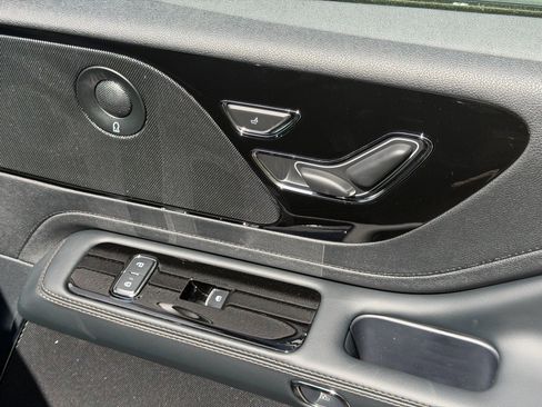 New 2026 Lincoln Aviator Reserve AWD/4WD image 13