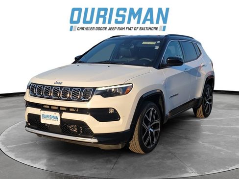 Used 2024 Jeep Compass Limited w/ Elite Group AWD/4WD image 2