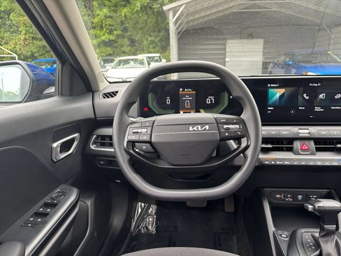 Used 2026 Kia K4 FWD image 31