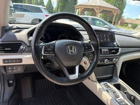 Used 2020 Honda Accord Touring image 19