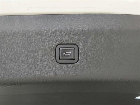 Used 2024 Buick Enclave Premium image 39