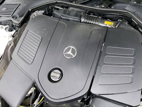 Used 2025 Mercedes-Benz C 300 4MATIC Sedan image 33