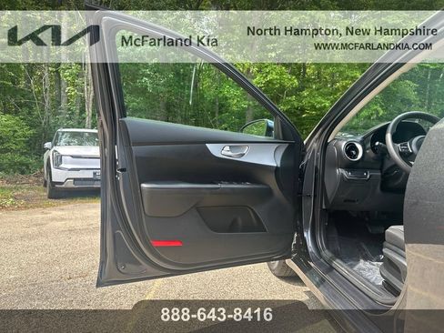 Used 2023 Kia Forte LXS FWD image 11
