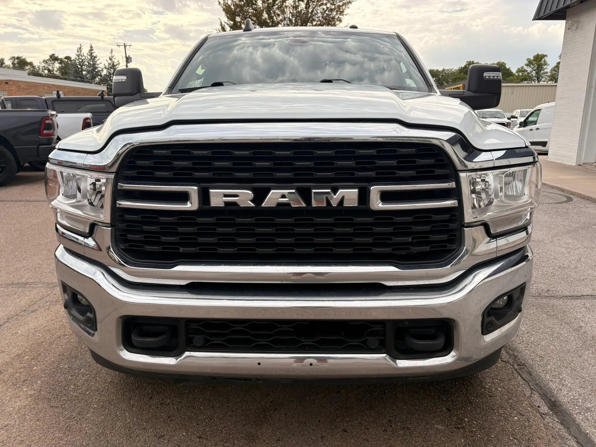 Used 2024 RAM 2500 Big Horn w/ Off Road Package AWD/4WD image 3