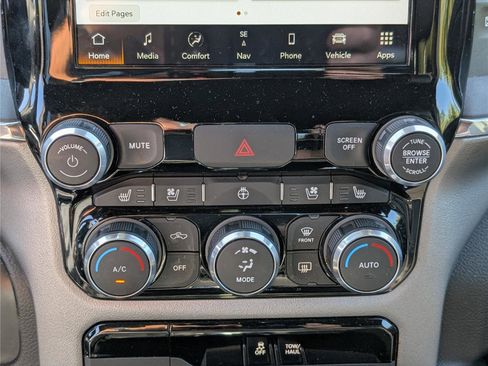 Used 2024 RAM 1500 Laramie image 26