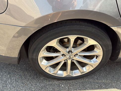 Used 2013 Ford Taurus Limited FWD image 8