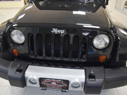 Used 2013 Jeep Wrangler Unlimited Sahara w/ Connectivity Group AWD/4WD image 50