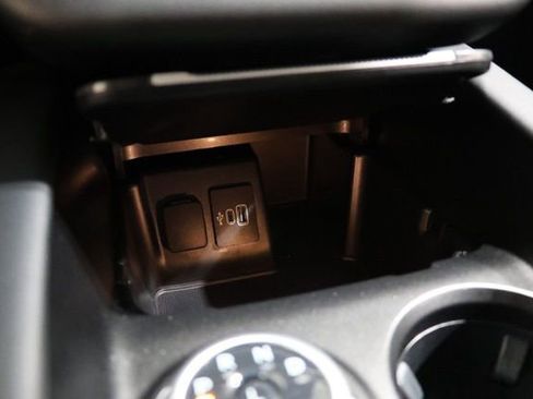 Used 2025 Ford Explorer ST-Line AWD/4WD image 29