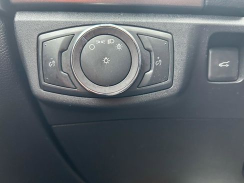 Used 2019 Ford Fusion SEL image 27