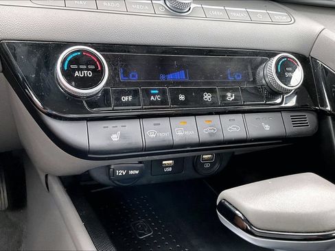 Used 2023 Hyundai Elantra SEL w/ Convenience Package FWD image 30