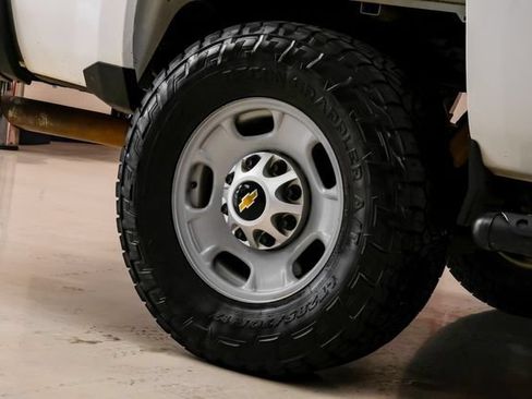 Used 2019 Chevrolet Silverado 2500 W/T AWD/4WD image 50