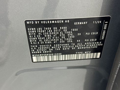 New 2025 Volkswagen ID. Buzz Pro S RWD image 27