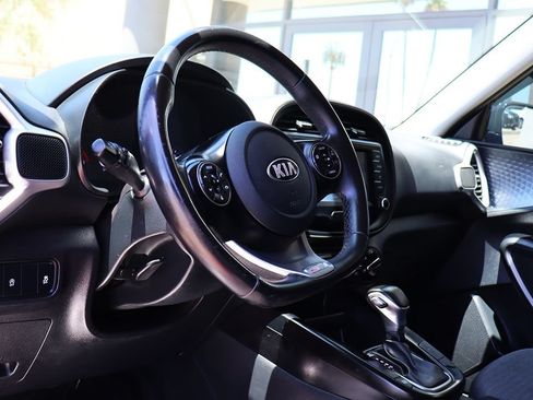 Used 2020 Kia Soul GT-Line FWD image 40