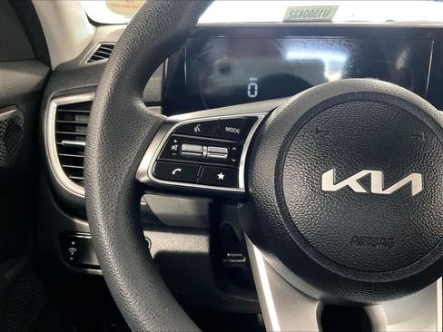 Used 2024 Kia Seltos LX AWD/4WD image 22