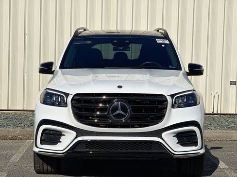 Used 2025 Mercedes-Benz GLS 580 4MATIC image 10