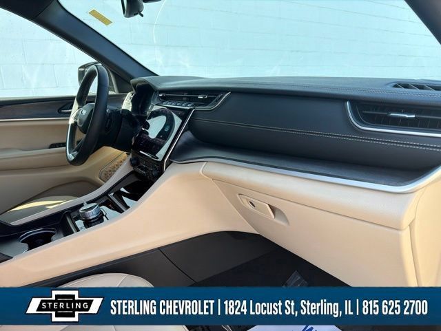 Used 2024 Jeep Grand Cherokee Limited 4xe AWD/4WD image 11
