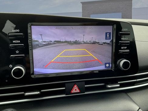 Used 2021 Hyundai Elantra SEL w/ Convenience Package FWD image 13