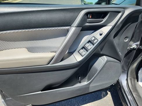 Used 2018 Subaru Forester 2.5i Premium AWD/4WD image 13