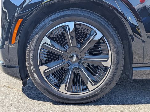 Used 2025 Cadillac Escalade IQ Sport 2 image 32