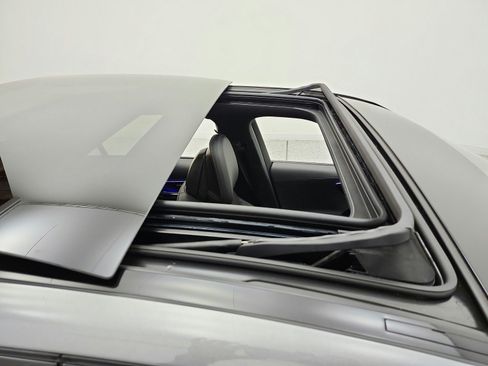 Used 2022 Mercedes-Benz C 300 Sedan image 17
