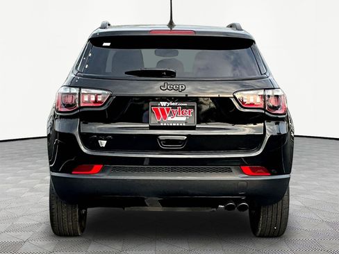 Used 2022 Jeep Compass Latitude w/ Convenience Group AWD/4WD image 5