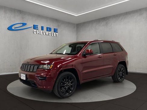 Used 2019 Jeep Grand Cherokee Altitude image 4