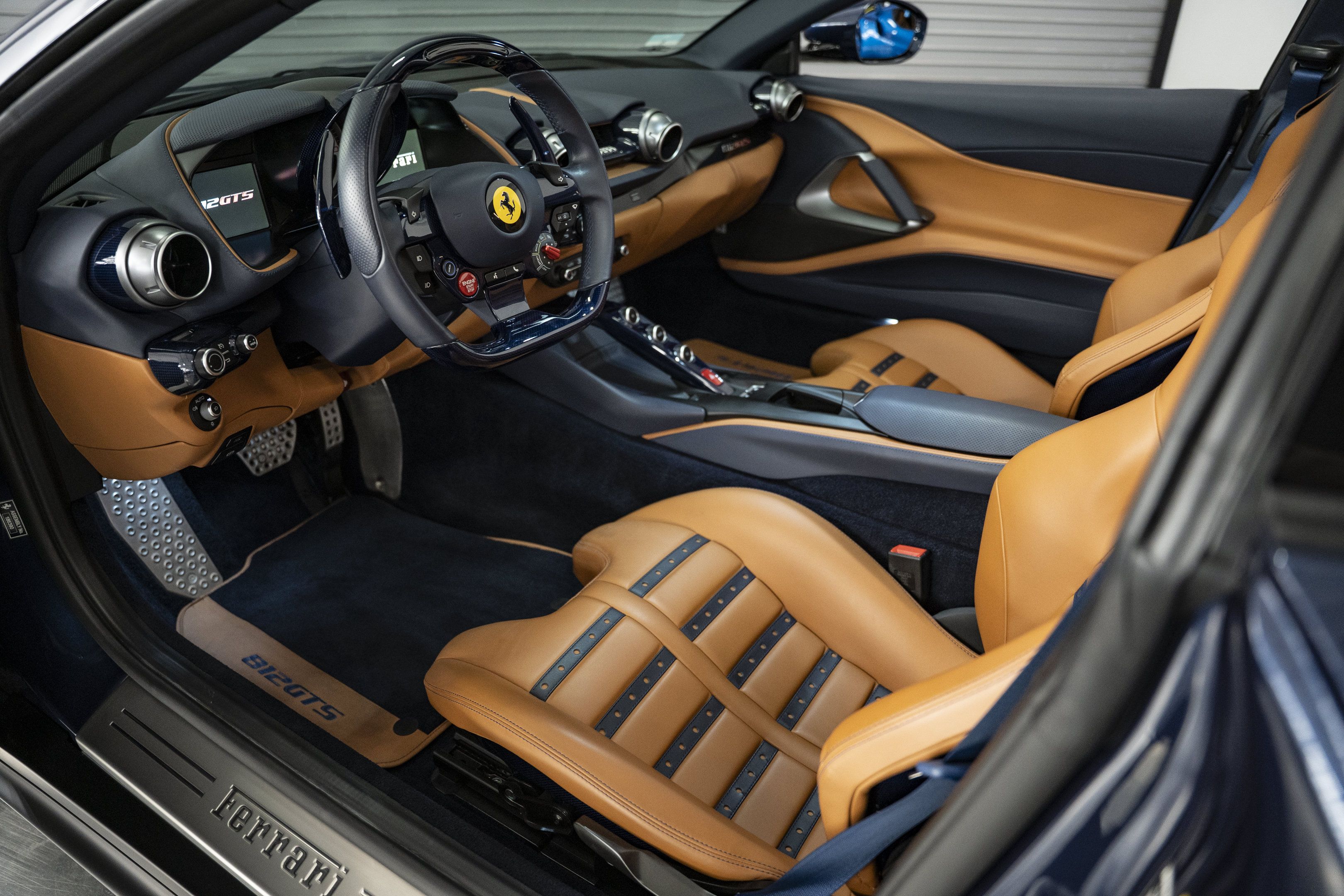 Used 2021 Ferrari 812 GTS RWD image 31