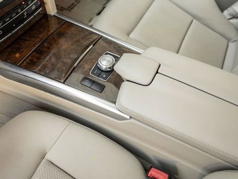 Used 2014 Mercedes-Benz E 250 BlueTEC Sedan image 11