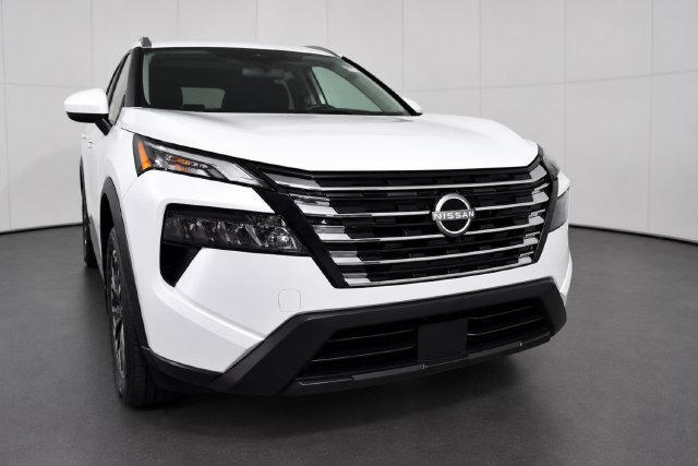Certified 2026 Nissan Rogue SV w/ SV Premium Package AWD/4WD image 3