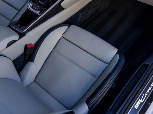 Used 2025 Porsche 911 Carrera image 31