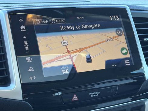 Used 2017 Honda Pilot Touring image 11