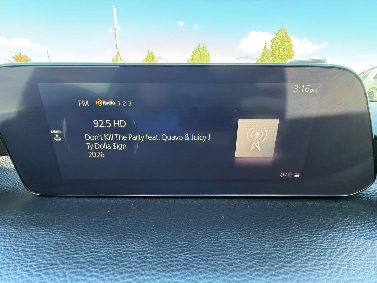 Used 2022 MAZDA MAZDA3 s FWD image 31