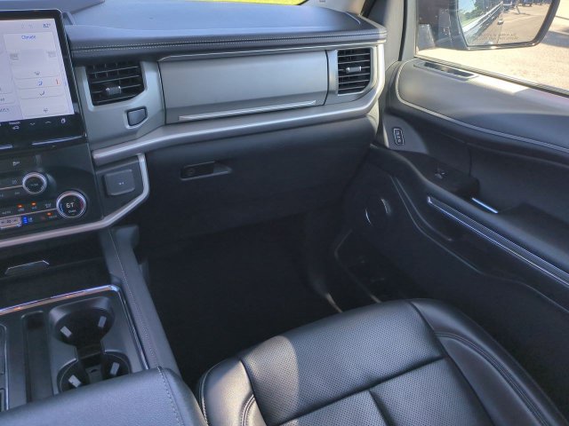 Certified 2024 Ford Expedition XLT RWD image 17