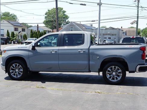 Used 2024 Chevrolet Silverado 1500 LT AWD/4WD image 2